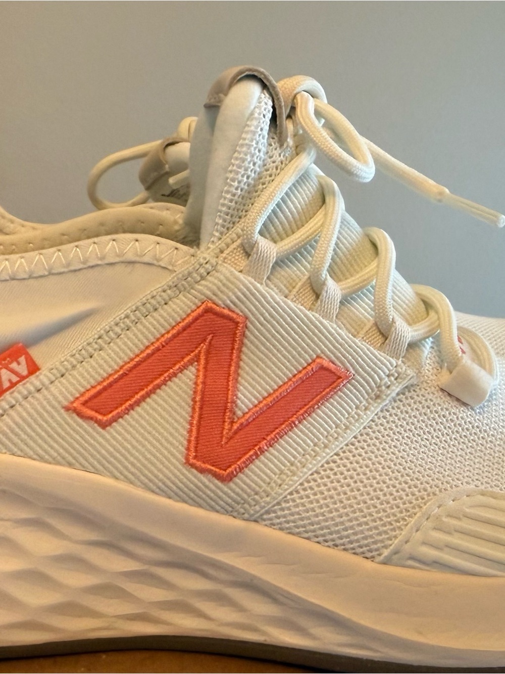 Women’s New Balance Fresh Foam Roav Running Shoe Size 8